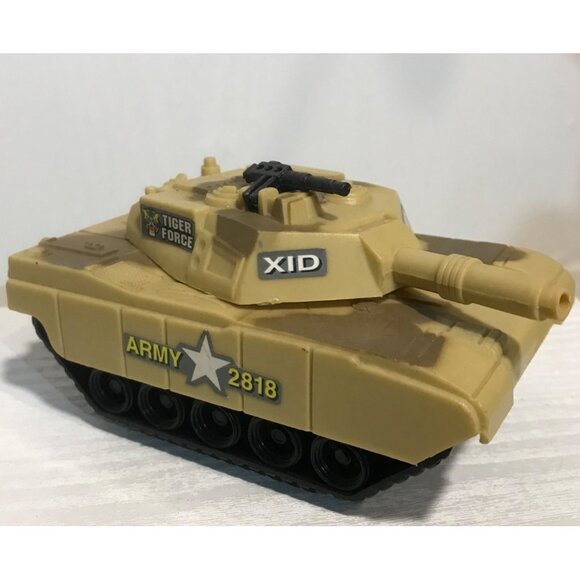 Set Of 3 Military Tanks & 1 Army Ambulance 1:72 Scale Toy Models Tan Plastic - Picture 5 of 16